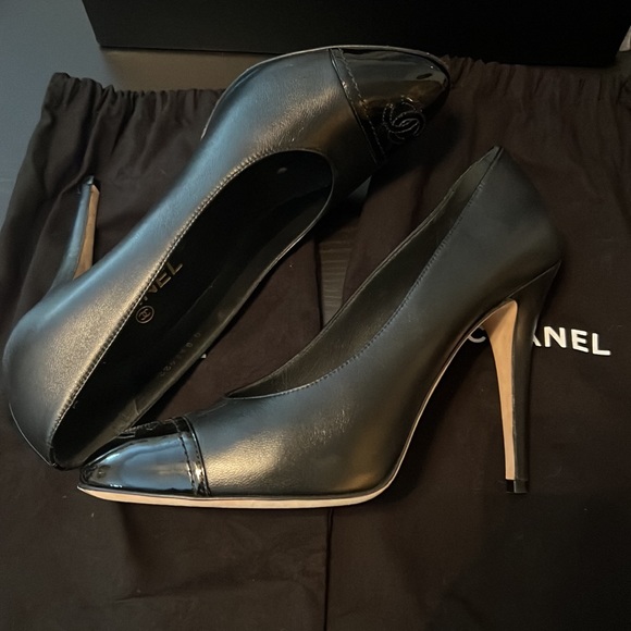 Chanel Patent Leather Heels - Picture 5 of 9